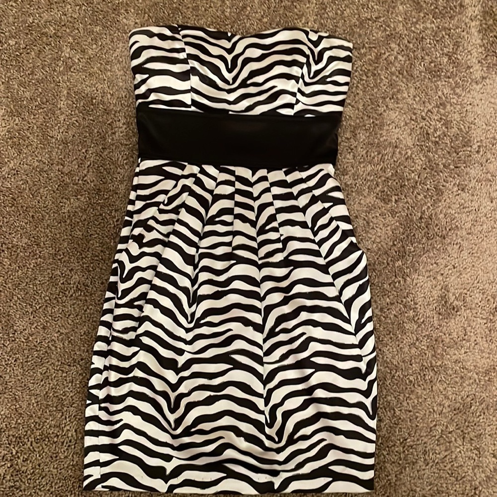 B. Darlin zebra formal with pockets size 5/6